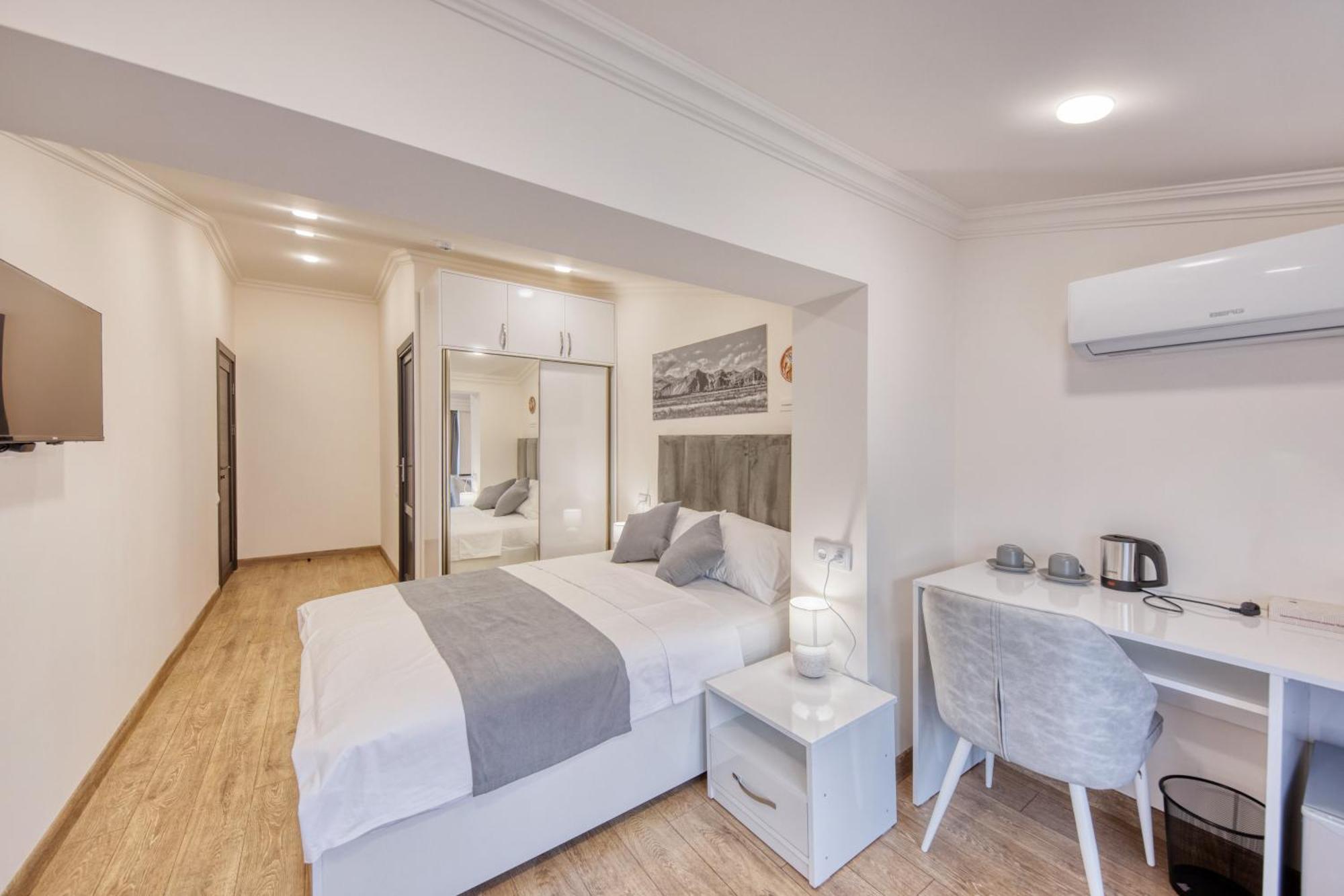 Maison Heritage Hotel Erevan Esterno foto