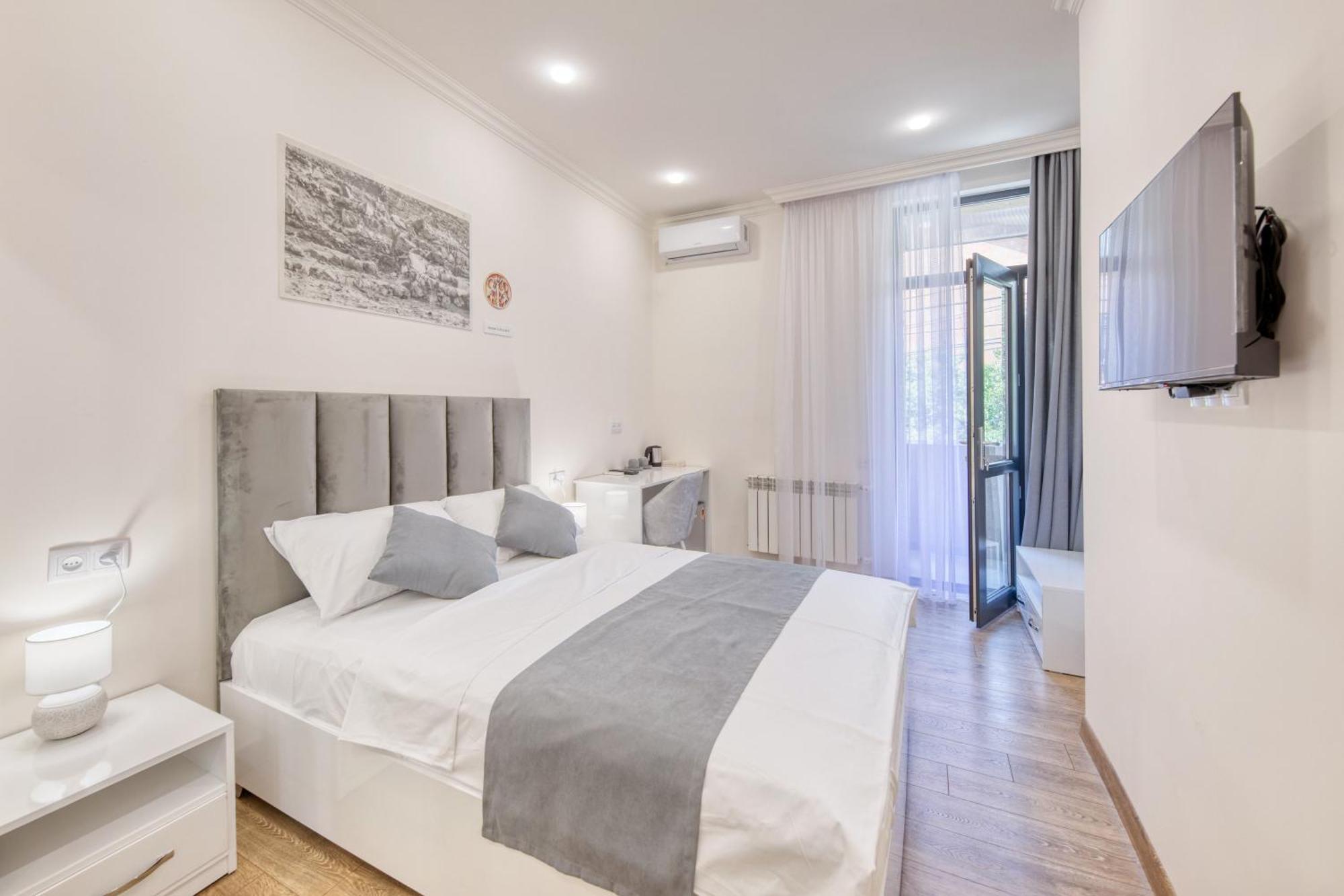 Maison Heritage Hotel Erevan Esterno foto